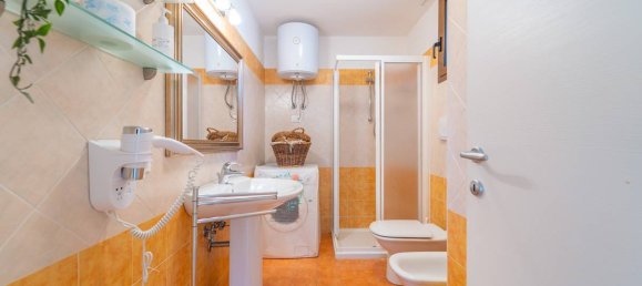 Квартира с 4 спальнями в Орозеи, Италия № 170575 23