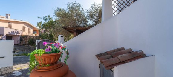 Квартира с 4 спальнями в Орозеи, Италия № 170575 25