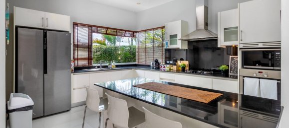 4 bedrooms Villa in Phuket, Thailand No. 6057 2