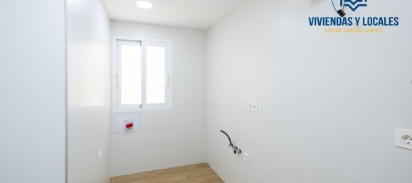 3 bedrooms Apartment in Granada, Spain No. 137027 5