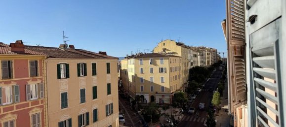 4 chambres Appartement à Ajaccio, France No. 357055 3