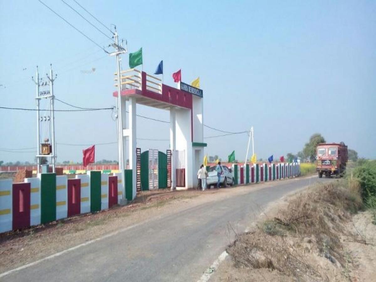  Land in Gwalior, India No. 31045