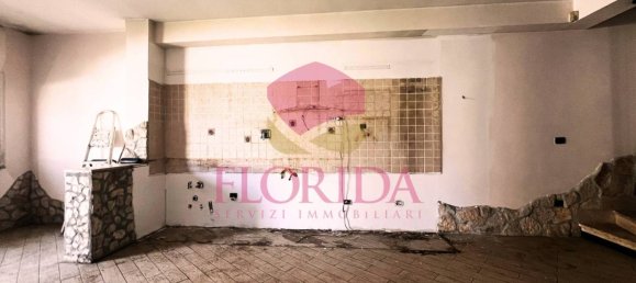 2 Schlafzimmer Haus in Ardea, Italy, Nr. 296446 5