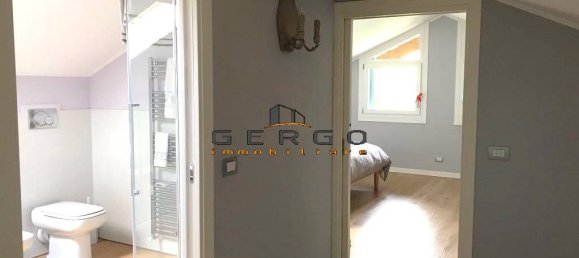 5 bedrooms Villa in Roncade, Italy No. 229520 9