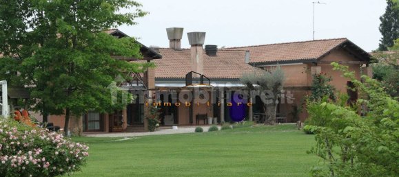 5 bedrooms Villa in Roncade, Italy No. 229520 24