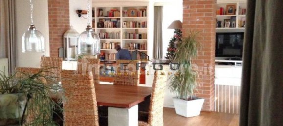 5 bedrooms Villa in Roncade, Italy No. 229520 4