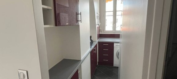 1 bedroom Apartment in Paris, France No. 349714 5