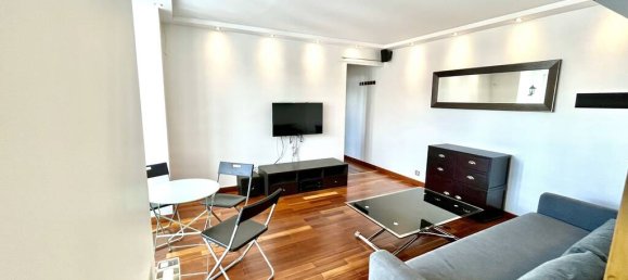 1 bedroom Apartment in Paris, France No. 349714 2