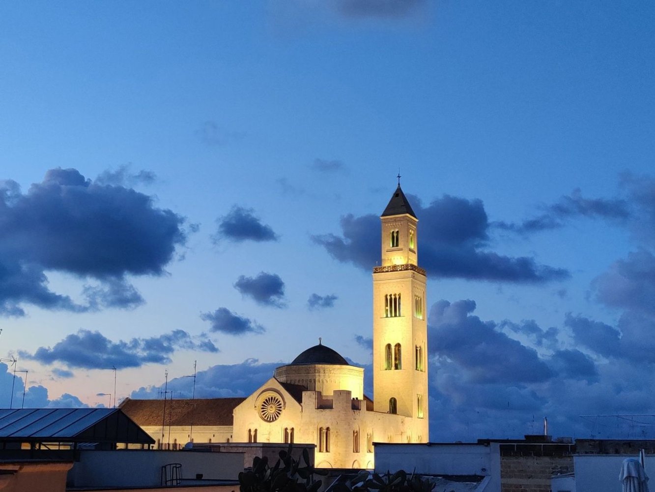 3 rooms Apartment in Bari, Italy No. 268042