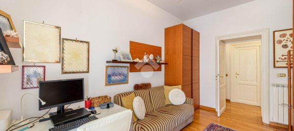 7 rooms Apartment in Rome, Italy No. 156807 10