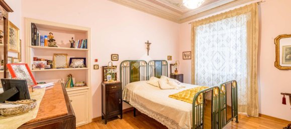 7 rooms Apartment in Rome, Italy No. 156807 15