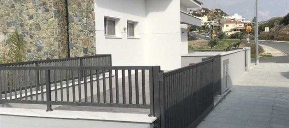 3 bedrooms Villa in Limassol, Cyprus No. 7580 6