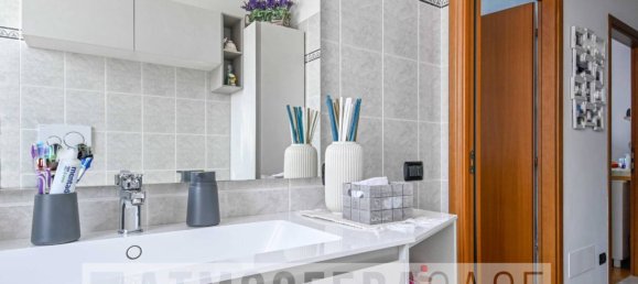 Квартира с 2 спальнями в Бергамо, Италия № 191140 19