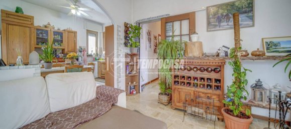 3 bedrooms Villa in Cairate, Italy No. 295956 4