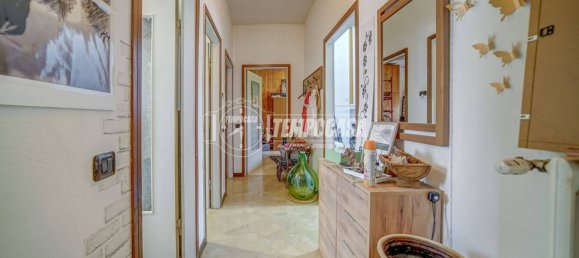 3 bedrooms Villa in Cairate, Italy No. 295956 15