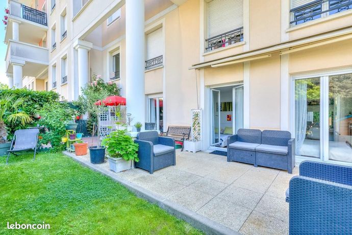 Apartamento de 3 dormitorios en Villeneuve-la-Garenne, France No. 311790