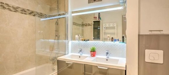 Apartamento de 3 dormitorios en Villeneuve-la-Garenne, France No. 311790 10