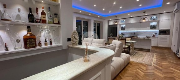 2 Schlafzimmer Wohnung in Naples, Italy, Nr. 329172 21