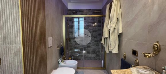 2 Schlafzimmer Wohnung in Naples, Italy, Nr. 329172 27