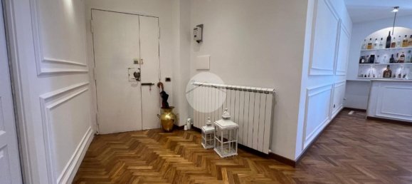 2 Schlafzimmer Wohnung in Naples, Italy, Nr. 329172 3