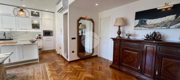 2 Schlafzimmer Wohnung in Naples, Italy, Nr. 329172 7