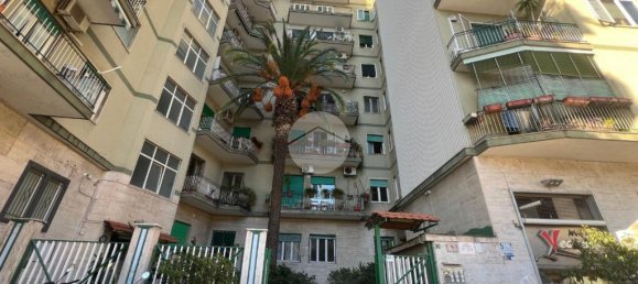 2 Schlafzimmer Wohnung in Naples, Italy, Nr. 329172 2