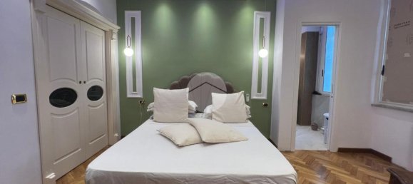 2 Schlafzimmer Wohnung in Naples, Italy, Nr. 329172 26