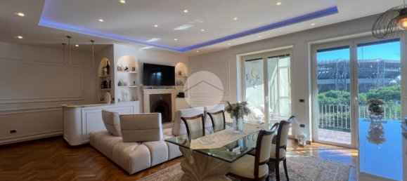 2 Schlafzimmer Wohnung in Naples, Italy, Nr. 329172 8