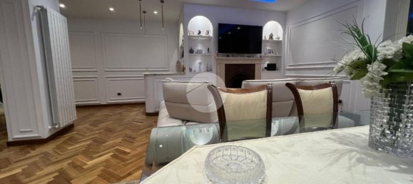 2 Schlafzimmer Wohnung in Naples, Italy, Nr. 329172 18