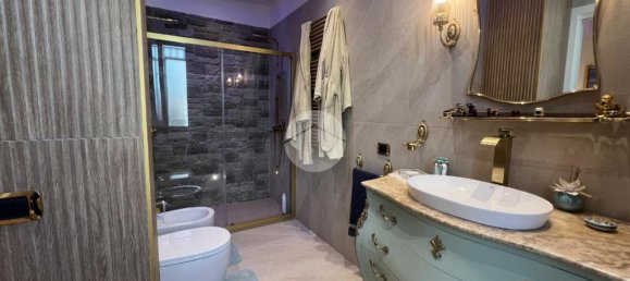 2 Schlafzimmer Wohnung in Naples, Italy, Nr. 329172 28