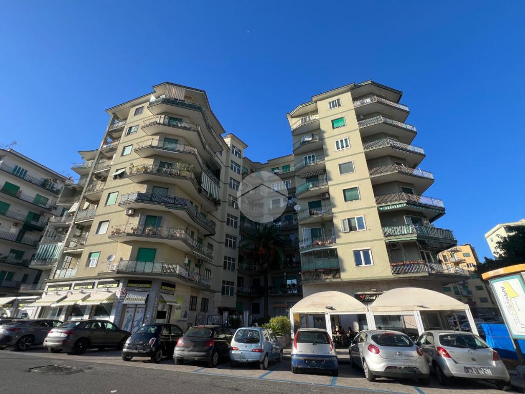 2 Schlafzimmer Wohnung in Naples, Italy, Nr. 329172