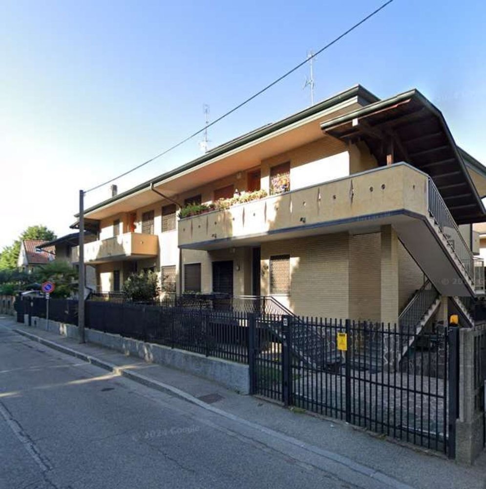 4 bedrooms Apartment in Paderno Dugnano, Italy No. 392544