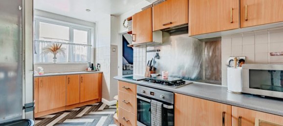 Casa de 3 dormitorios en Redhill, United Kingdom No. 10617 2