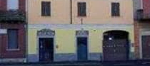 4 bedrooms Apartment in Busto Arsizio, Italy No. 312000 2