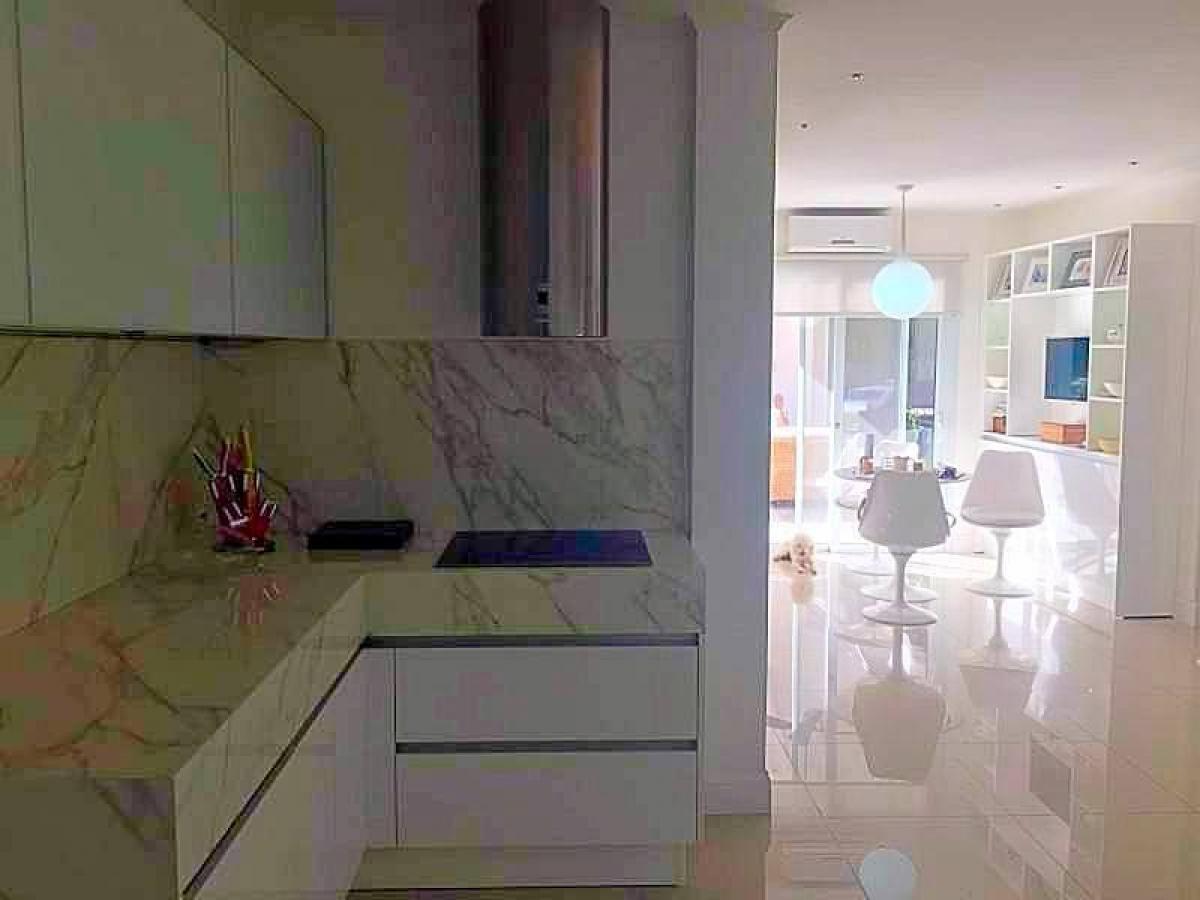 5 bedrooms House in Moreno, Argentina No. 94623