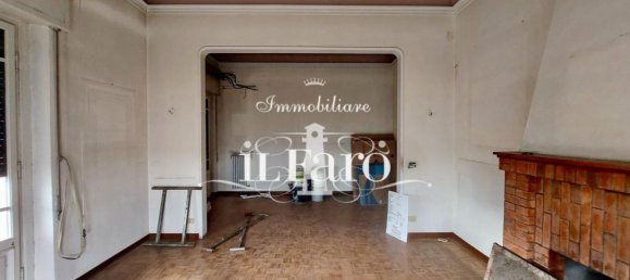 11 rooms Penthouse in Lucca, Italy No. 169036 9