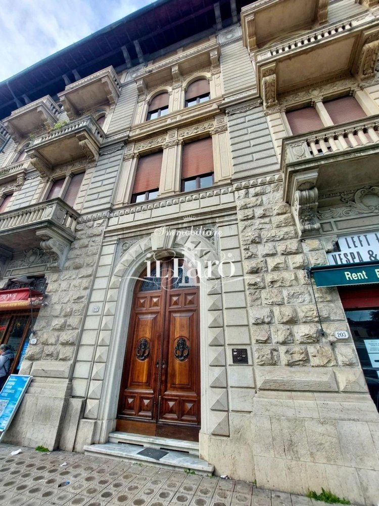 11 rooms Penthouse in Lucca, Italy No. 169036