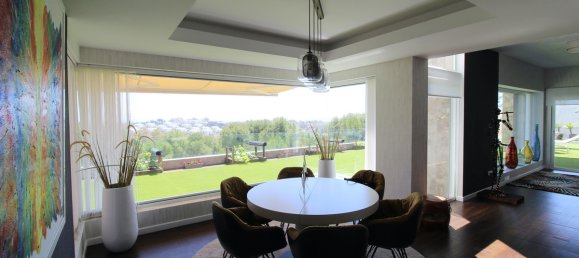 4 bedrooms Villa in Malaga, Spain No. 44432 6