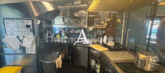 3 rooms Commercial property in San Giovanni Lupatoto, Italy No. 211374 9