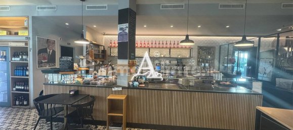 3 rooms Commercial property in San Giovanni Lupatoto, Italy No. 211374 4