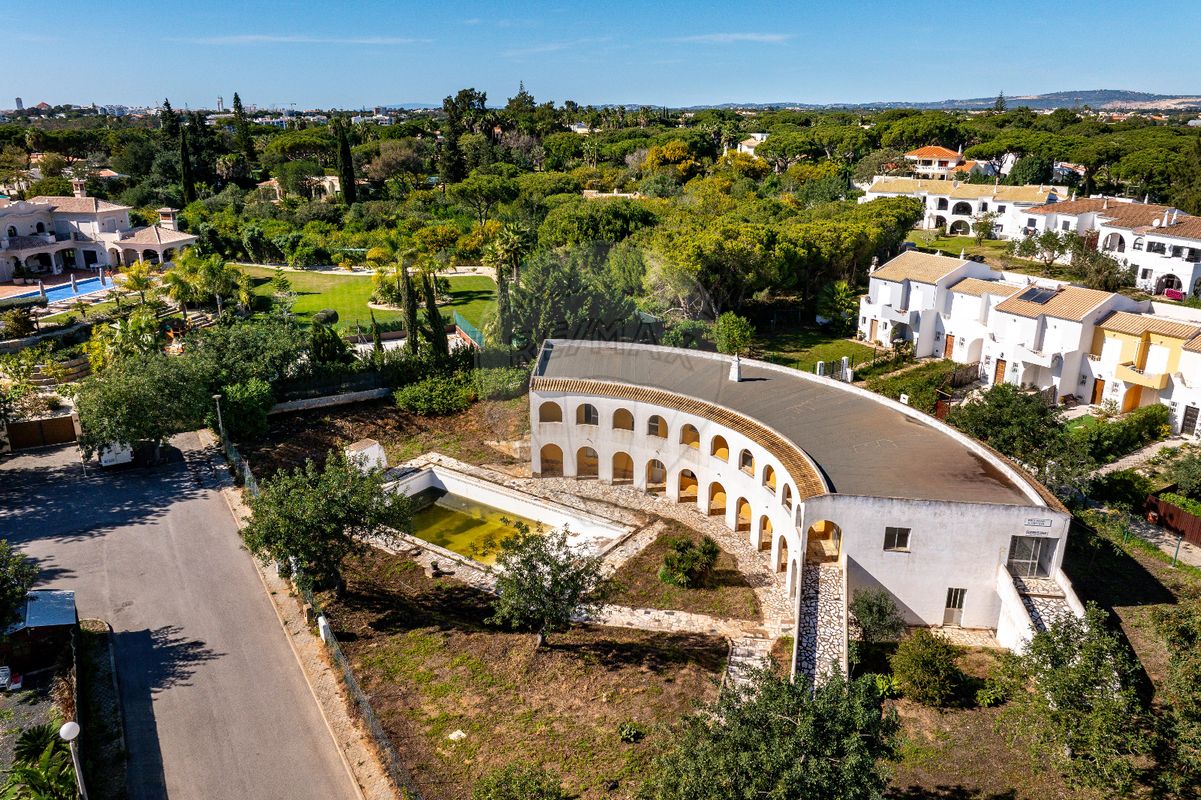 3 bedrooms Hotel in Quarteira, Portugal No. 64197