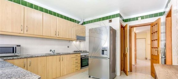 4 bedrooms Villa in Rio de Mouro, Portugal No. 31455 11