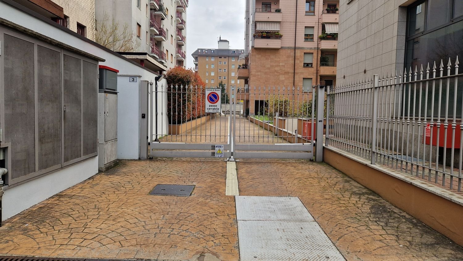 Garagem em Bresso, Italy 76 m² N.º 76467