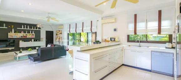3 bedrooms House for sale in Rawai, Phuket, Southern Thailand, Thailand № 60379 5
