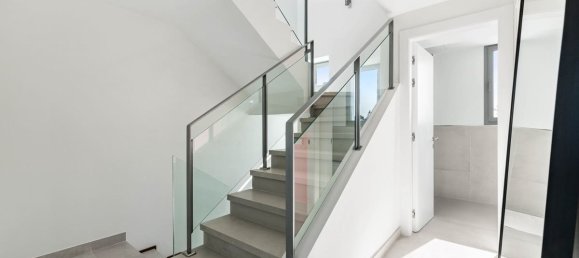 3 bedrooms Villa in Marbella, Spain No. 180805 6