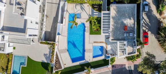 3 bedrooms Villa in Marbella, Spain No. 180805 34