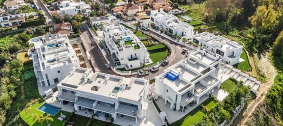 3 bedrooms Villa in Marbella, Spain No. 180805 32