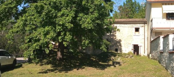 4 rooms House in Roccamorice, Italy No. 16488 5