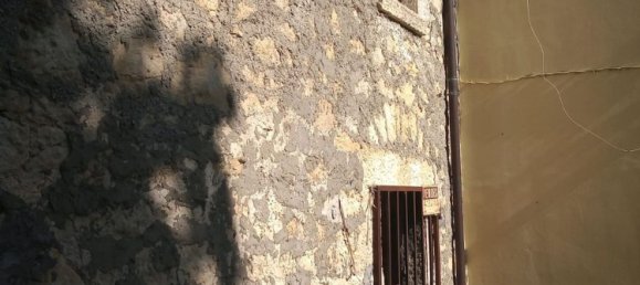 4 rooms House in Roccamorice, Italy No. 16488 2