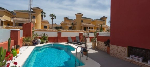 3 bedrooms House in Ciudad Quesada, Spain No. 187984 8